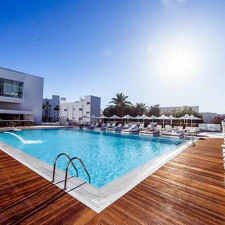 Hotell Eleana 3*